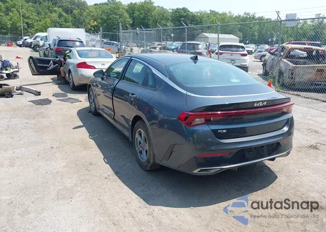 2022 Kia K5 Lxs z USA, uszkodzony, nr VIN 5XXG14J27NG105997